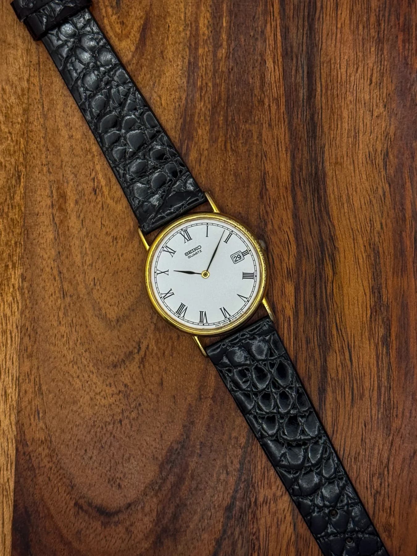 1990 Seiko 5Y39-7010 Roman Date vintage watch, detail 1 of 10